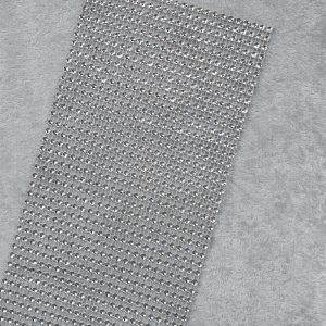 timanttistrassilevy-hirnuvilla